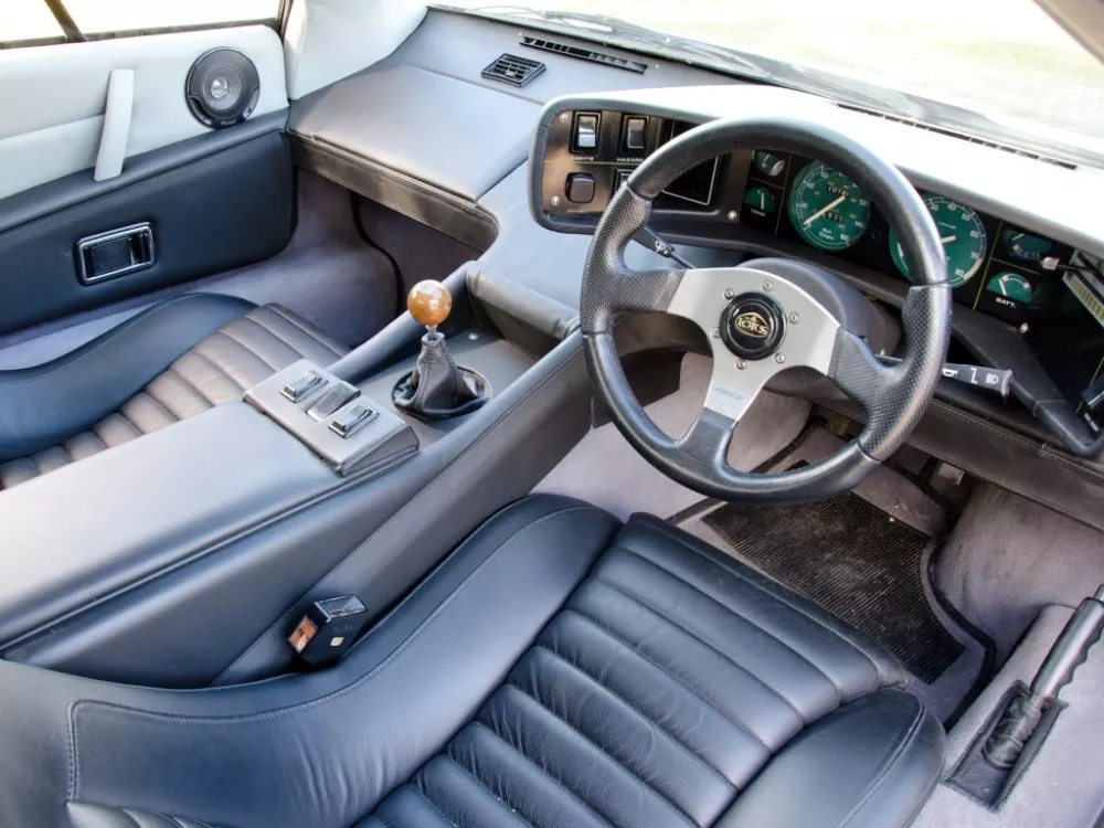Автомобиль Lotus Esprit I Купе