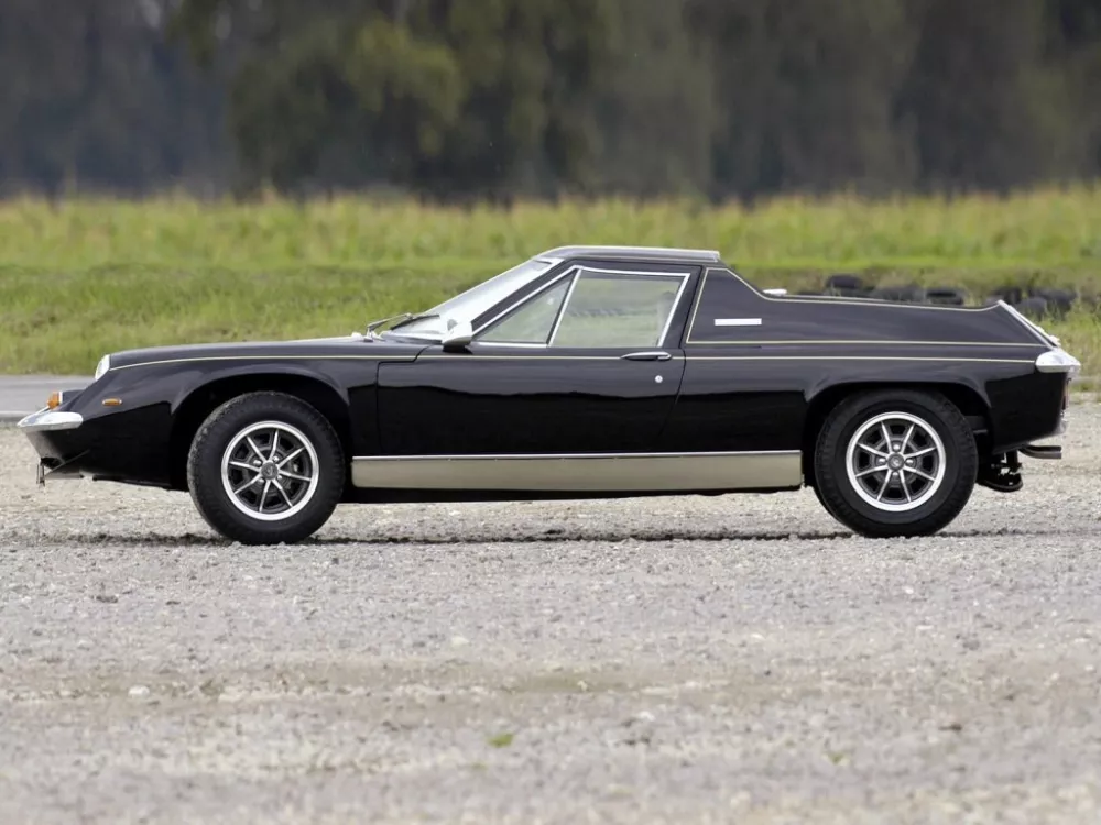Автомобиль Lotus Europa Купе
