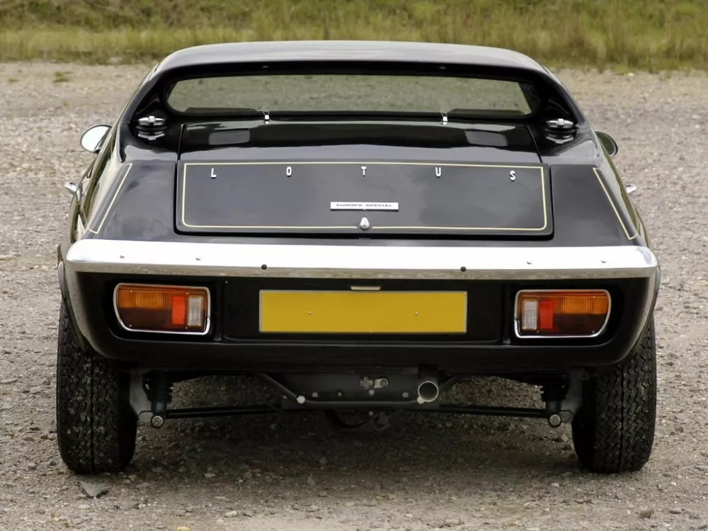 Автомобиль Lotus Europa Купе