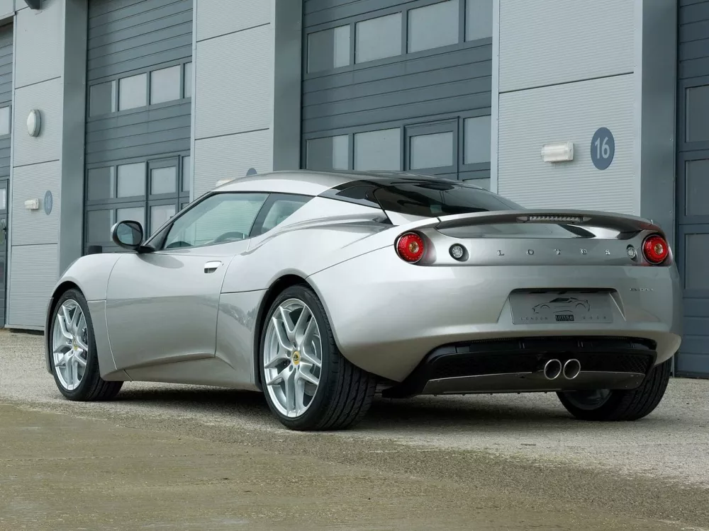 Автомобиль Lotus Evora Купе