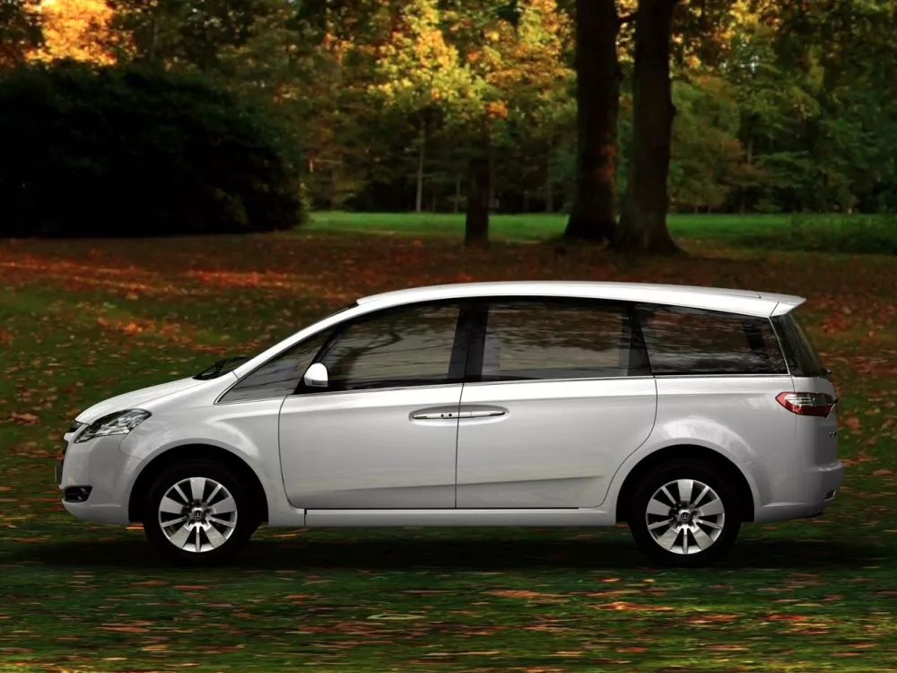 Автомобиль Luxgen Luxgen7 MPV Минивэн