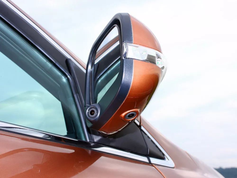 Автомобиль Luxgen Luxgen7 SUV Внедорожник (5 дверей)