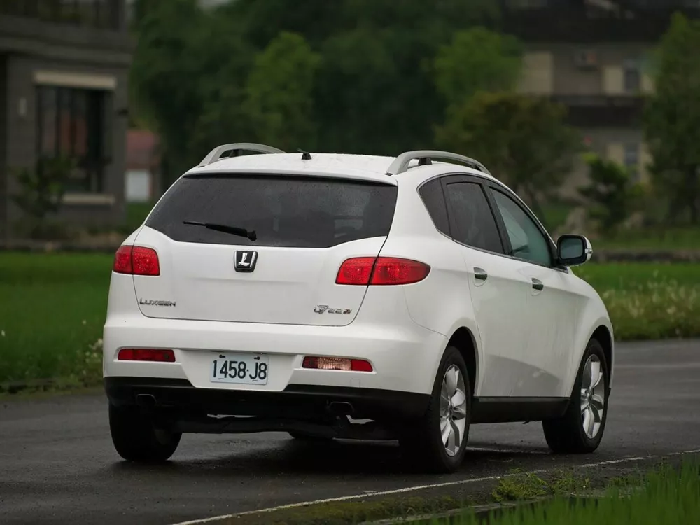 Автомобиль Luxgen Luxgen7 SUV Внедорожник (5 дверей)