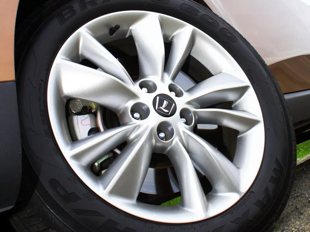 Автомобиль Luxgen Luxgen7 SUV Внедорожник (5 дверей)