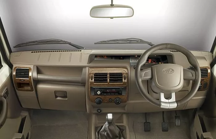 Автомобиль Mahindra Bolero Внедорожник (5 дверей)