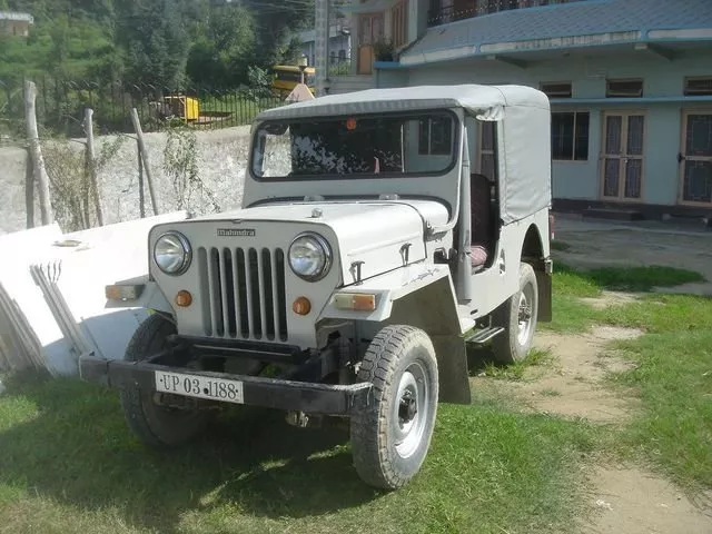 Автомобиль Mahindra CL Внедорожник (3 двери)