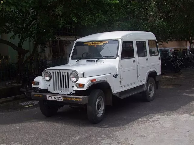 Автомобиль Mahindra Commander Внедорожник (5 дверей)