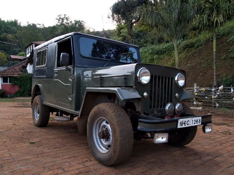 Автомобиль Mahindra NC 640 DP Внедорожник (3 двери)