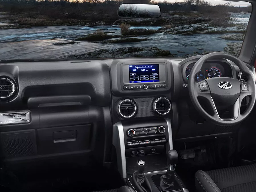 Автомобиль Mahindra Thar II Внедорожник открытый