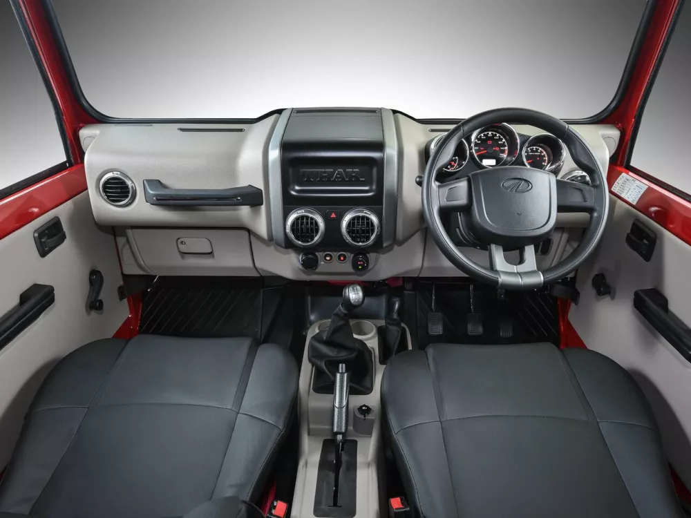 Автомобиль Mahindra Thar I Внедорожник открытый