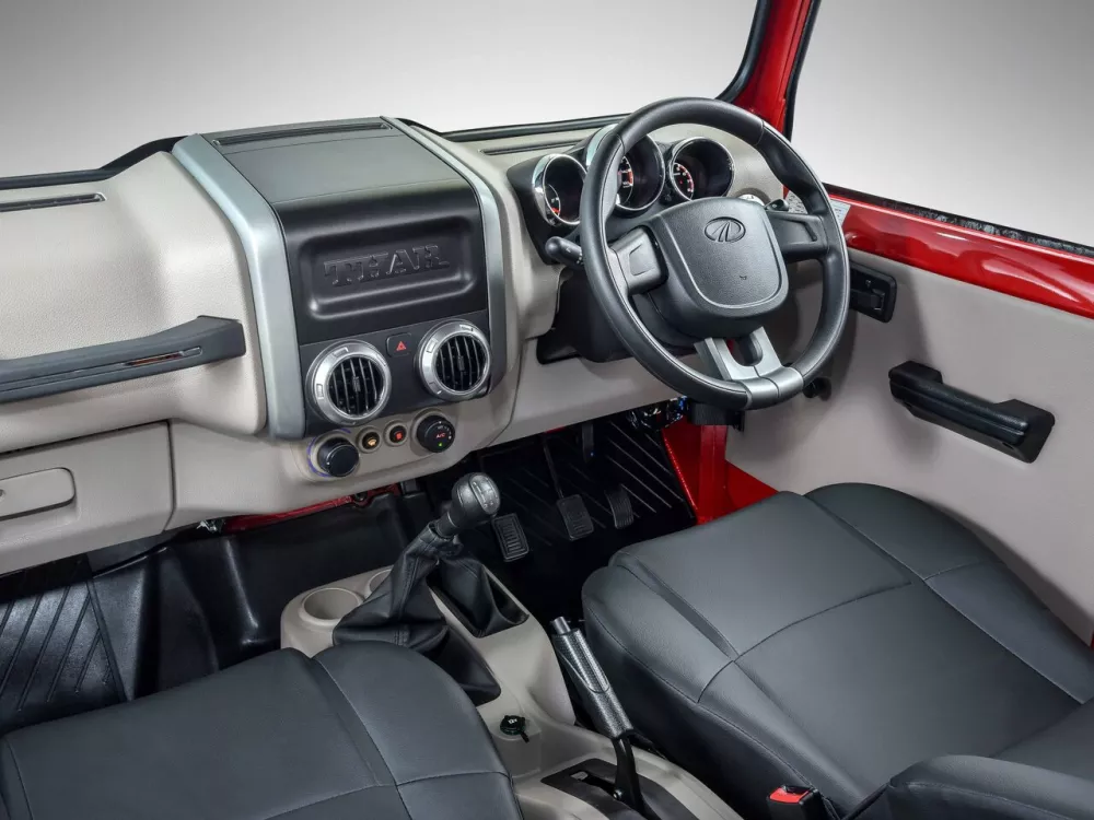 Автомобиль Mahindra Thar I Внедорожник открытый