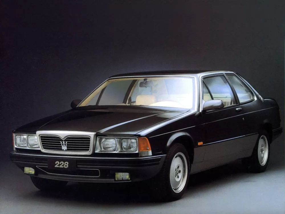 Автомобиль Maserati 228 Купе