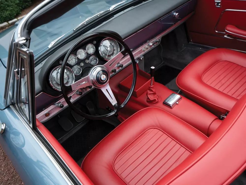 Автомобиль Maserati 3500 GT Кабриолет Spyder