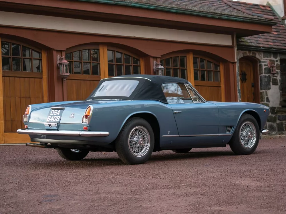 Автомобиль Maserati 3500 GT Кабриолет Spyder