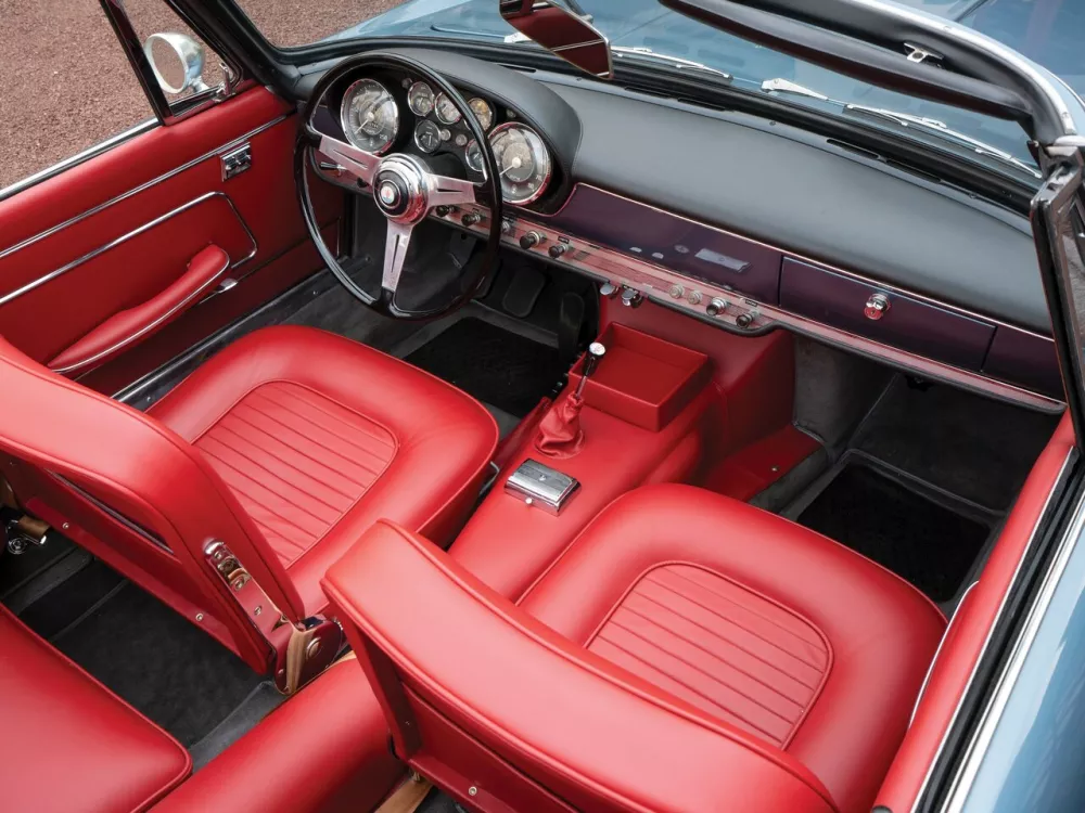 Автомобиль Maserati 3500 GT Кабриолет Spyder