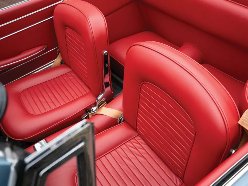 Автомобиль Maserati 3500 GT Кабриолет Spyder