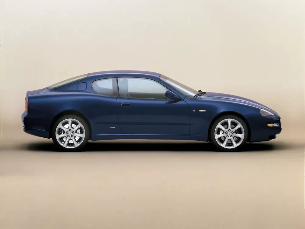 Автомобиль Maserati 4200 GT Купе