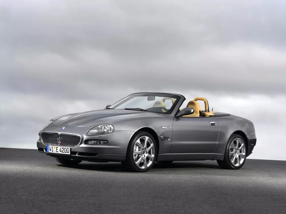 Автомобиль Maserati 4200 GT Кабриолет