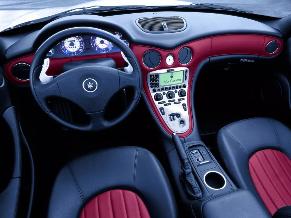 Автомобиль Maserati 4200 GT Кабриолет