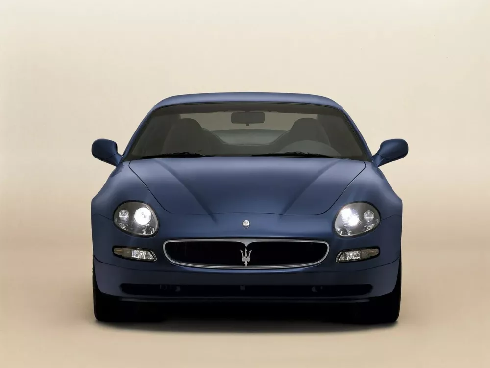 Автомобиль Maserati 4200 GT Купе