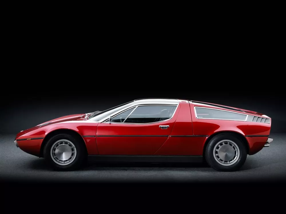 Автомобиль Maserati Bora Купе