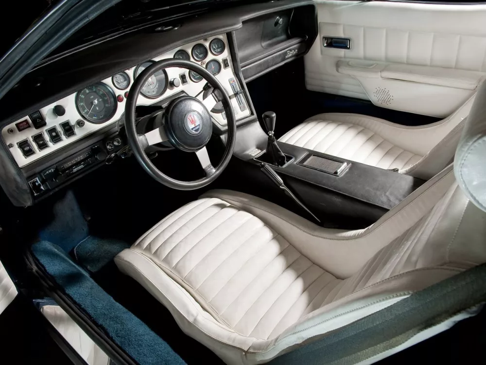 Автомобиль Maserati Bora Купе