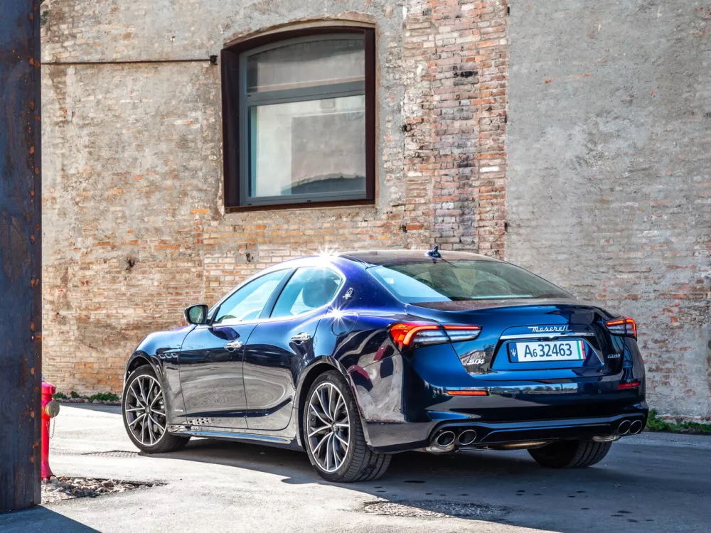 Автомобиль Maserati Ghibli III Рестайлинг 2 Седан