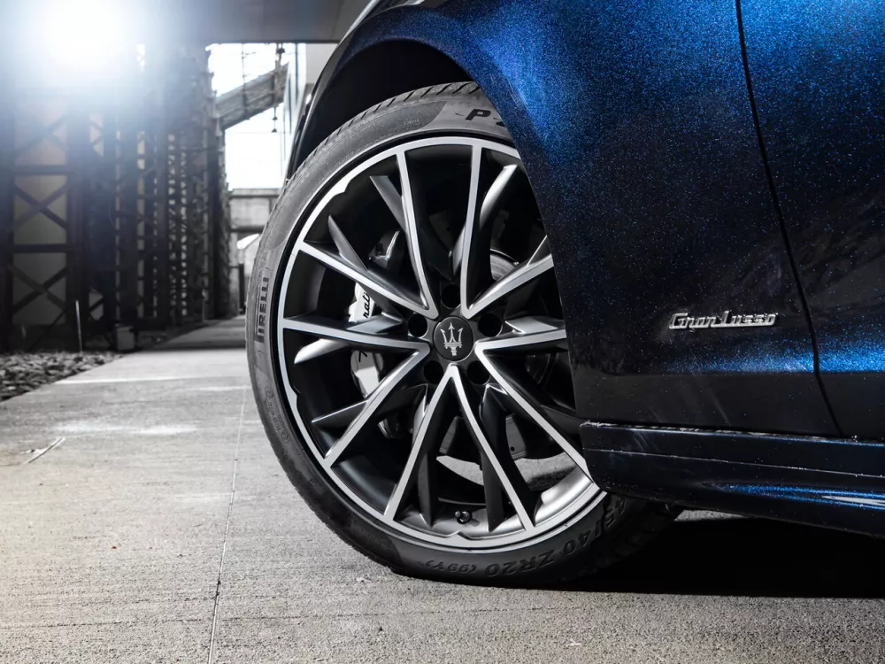 Автомобиль Maserati Ghibli III Рестайлинг 2 Седан