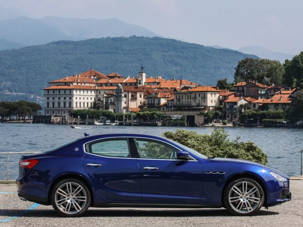 Автомобиль Maserati Ghibli III Седан