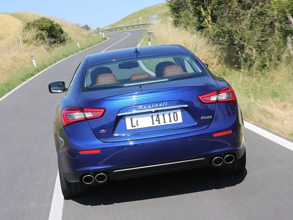Автомобиль Maserati Ghibli III Седан