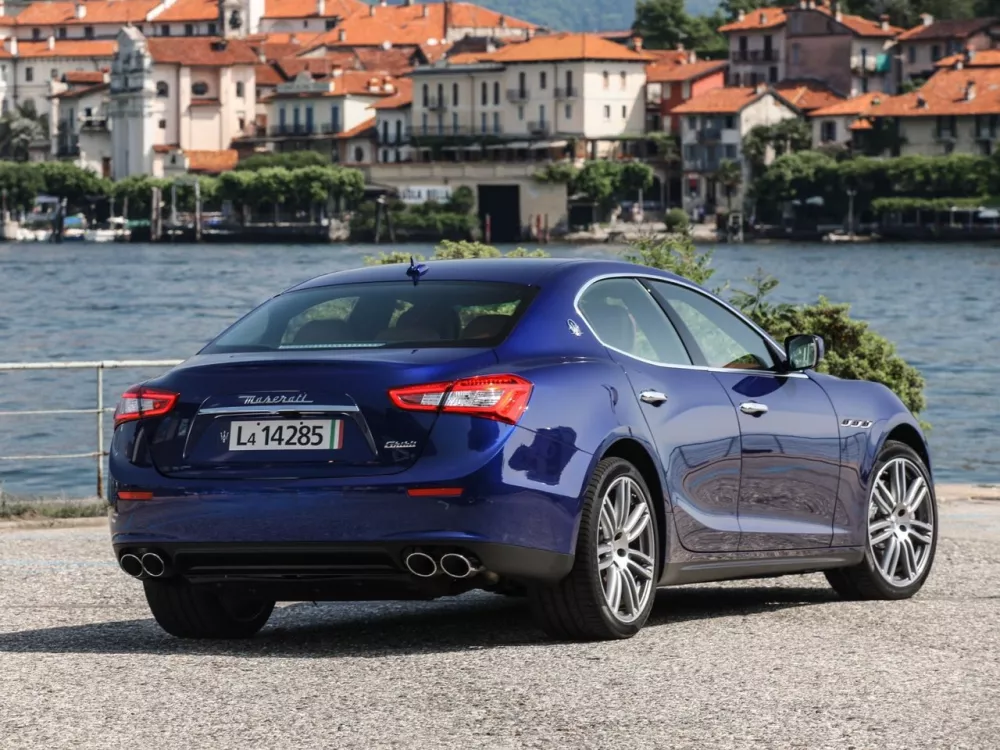 Автомобиль Maserati Ghibli III Седан