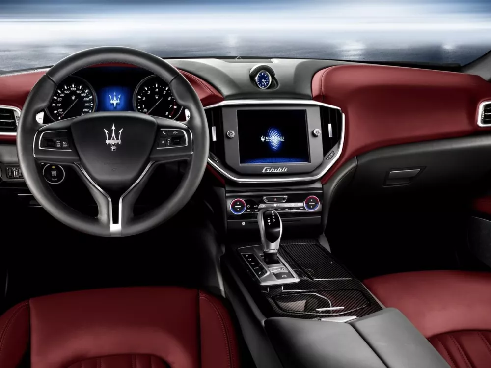 Автомобиль Maserati Ghibli III Седан