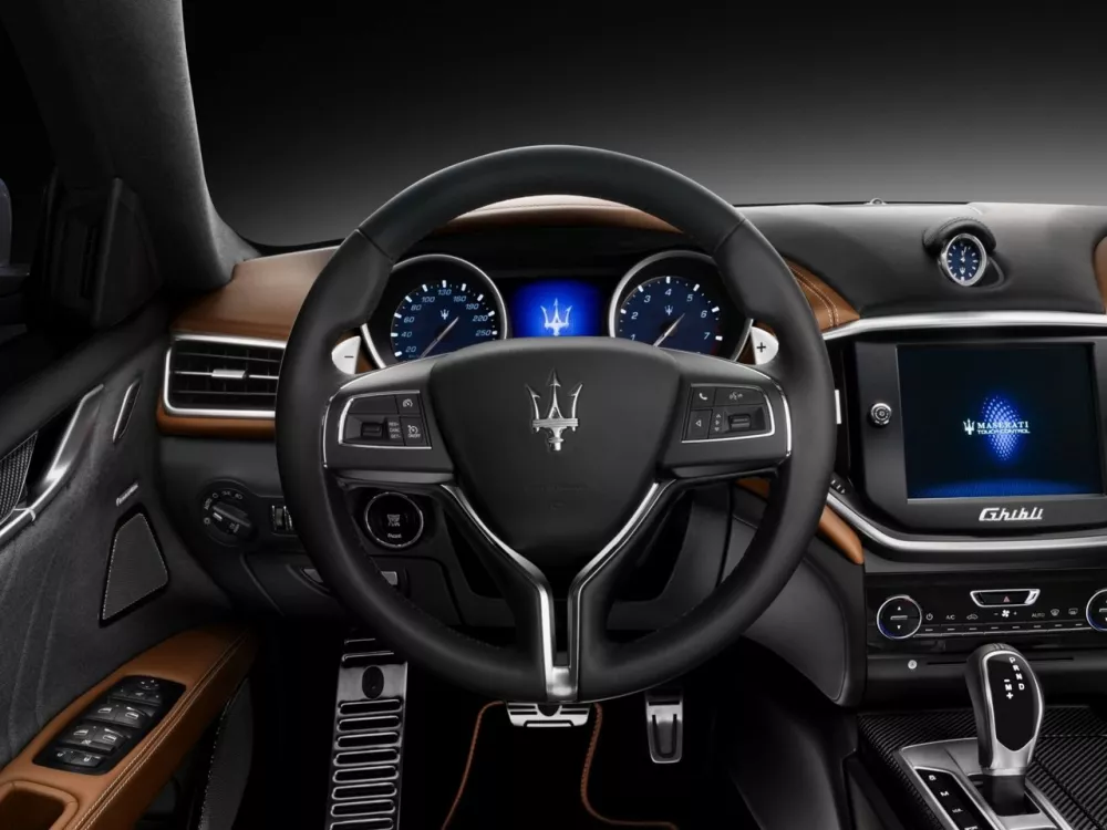 Автомобиль Maserati Ghibli III Седан
