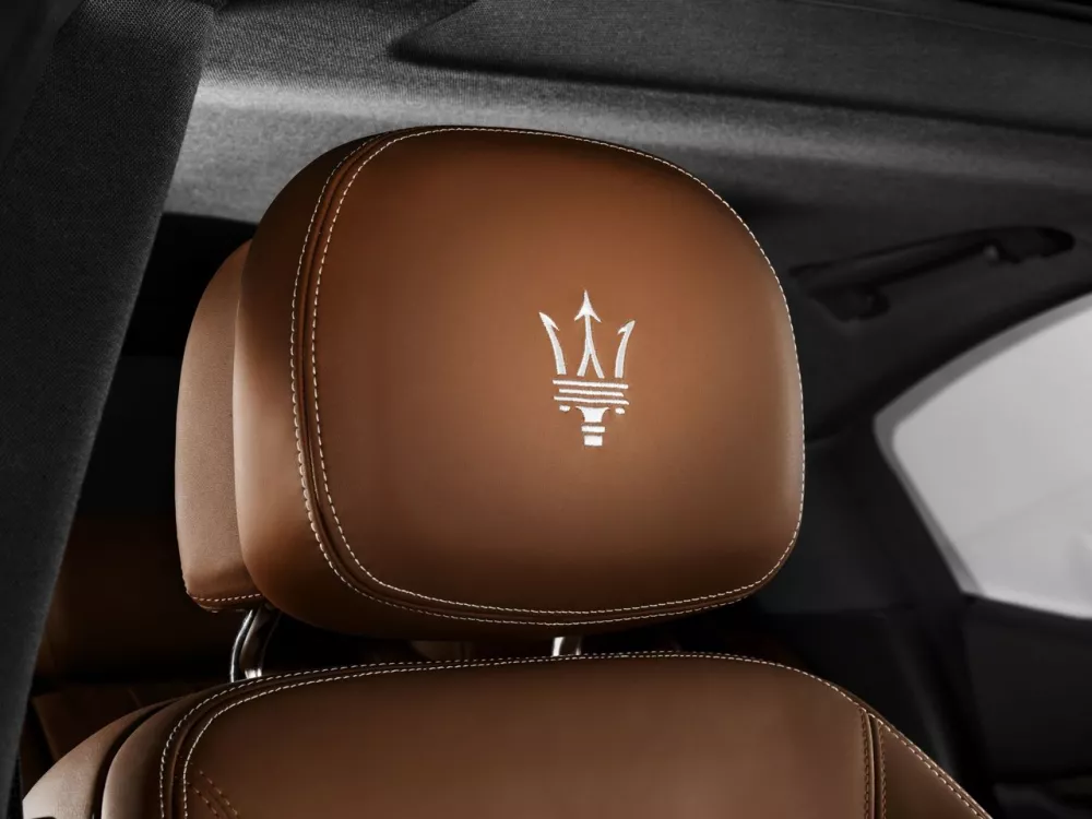 Автомобиль Maserati Ghibli III Седан