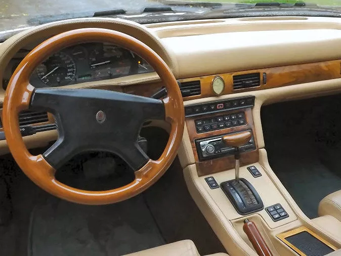 Автомобиль Maserati Ghibli II Купе