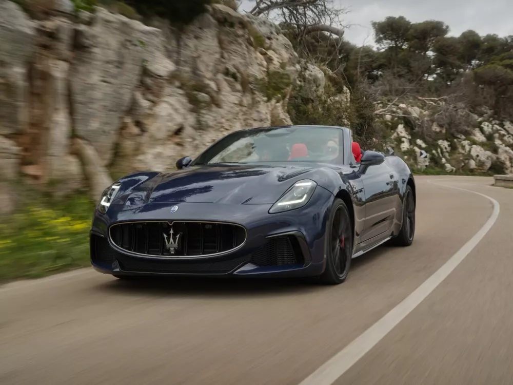 Автомобиль Maserati GranCabrio II Кабриолет