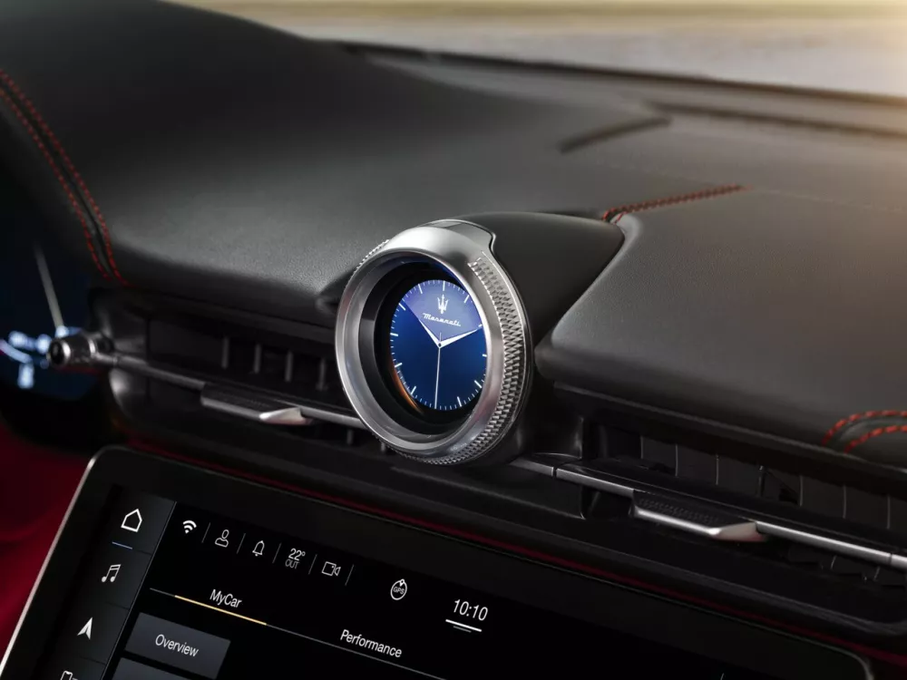 Автомобиль Maserati GranCabrio II Кабриолет