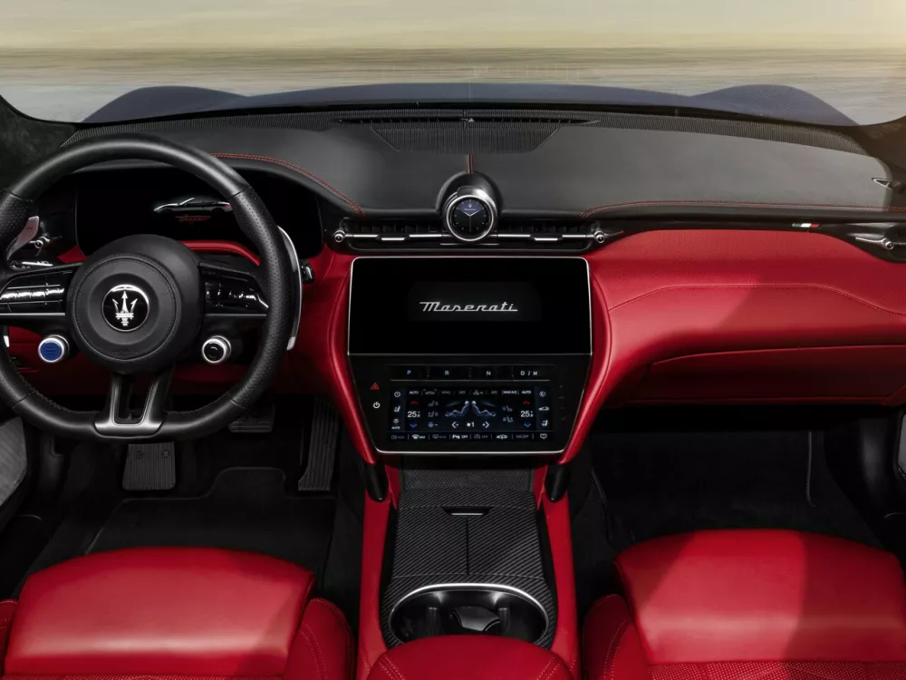 Автомобиль Maserati GranCabrio II Кабриолет