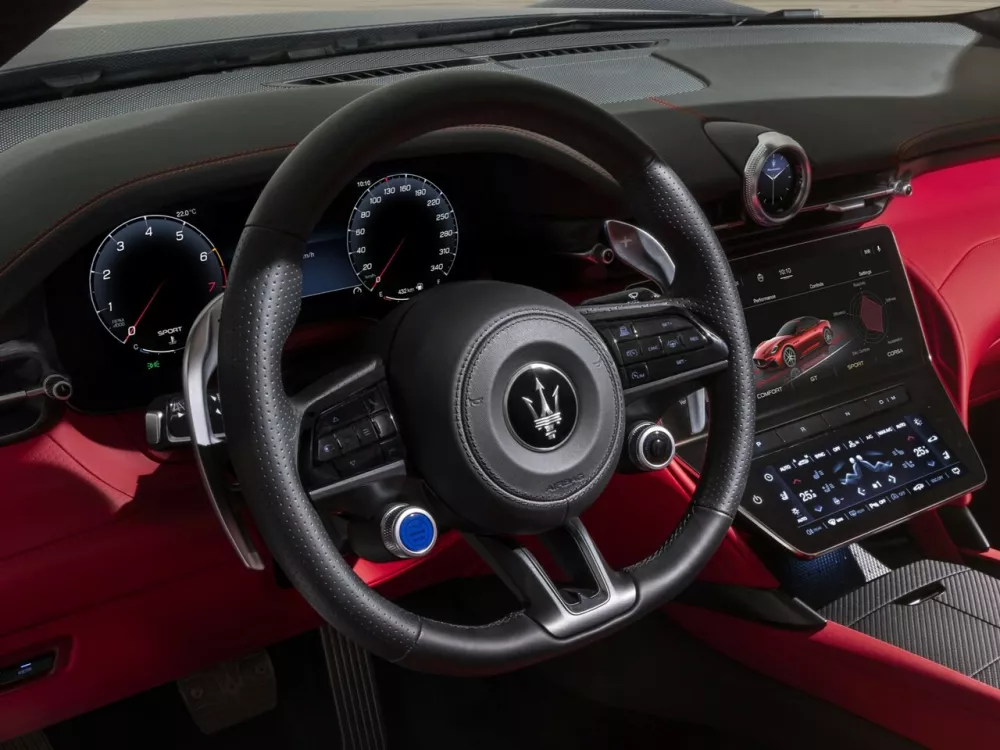 Автомобиль Maserati GranCabrio II Кабриолет