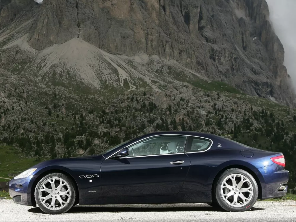 Автомобиль Maserati GranTurismo I Купе
