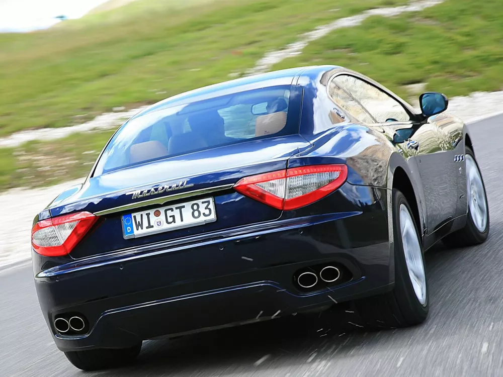 Автомобиль Maserati GranTurismo I Купе