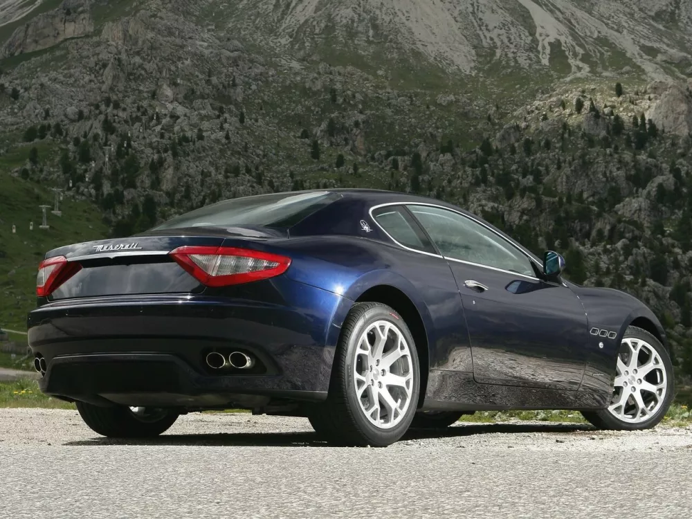 Автомобиль Maserati GranTurismo I Купе
