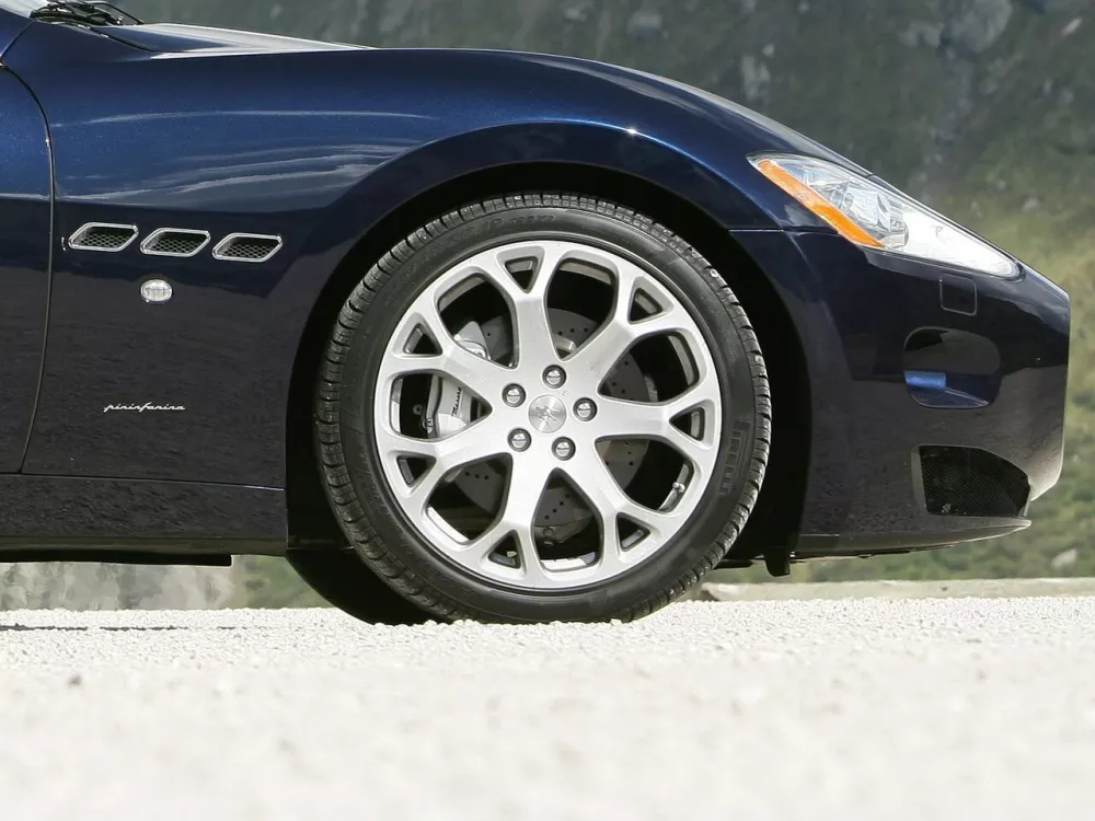 Автомобиль Maserati GranTurismo I Купе