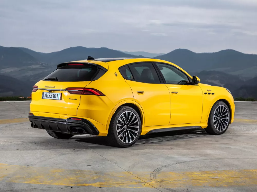 Автомобиль Maserati Grecale Внедорожник (5 дверей)