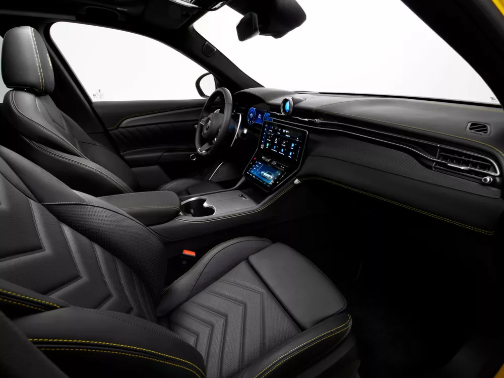 Автомобиль Maserati Grecale Внедорожник (5 дверей)