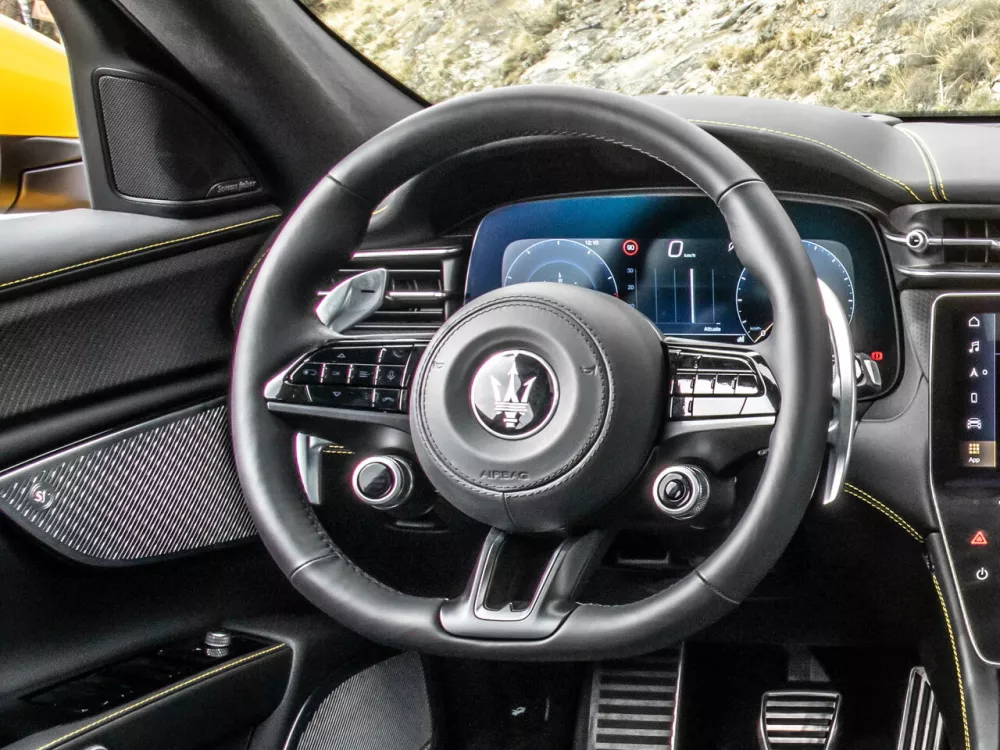 Автомобиль Maserati Grecale Внедорожник (5 дверей)