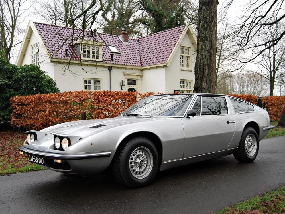 Автомобиль Maserati Indy Купе