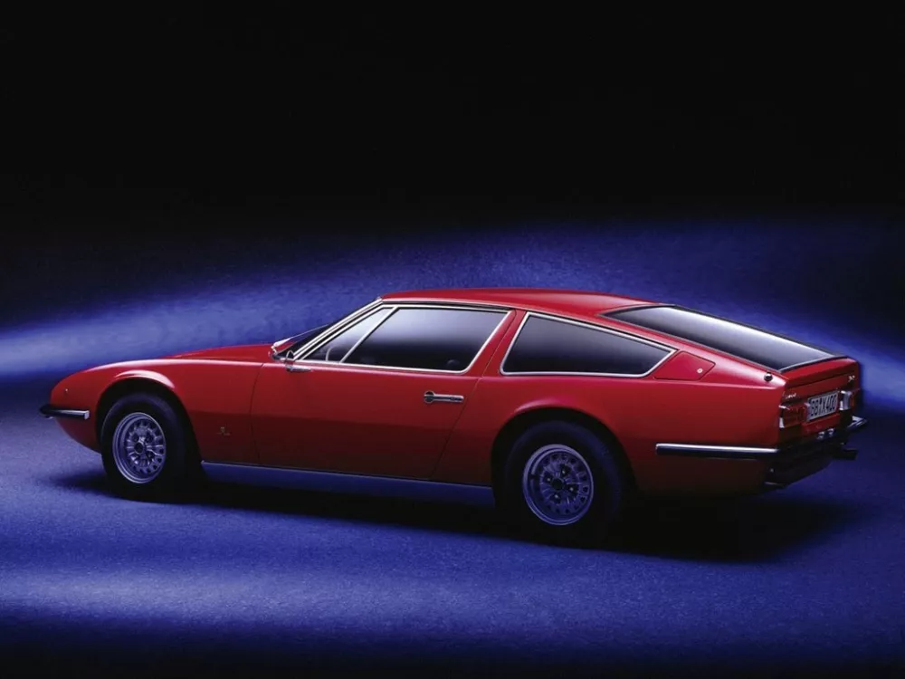 Автомобиль Maserati Indy Купе