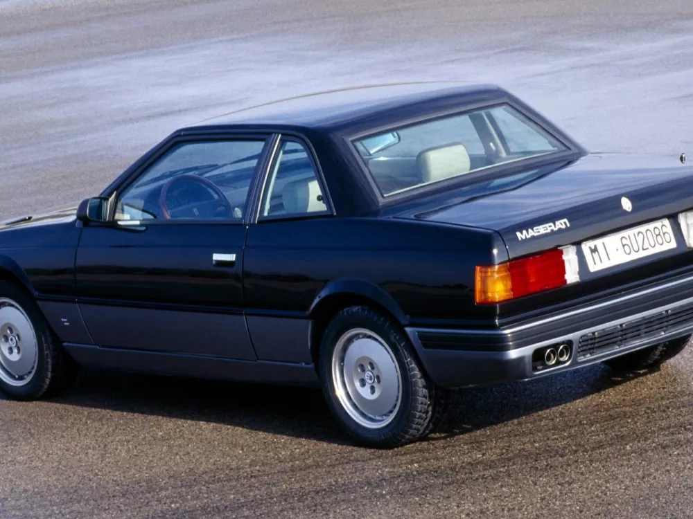 Автомобиль Maserati Karif Купе