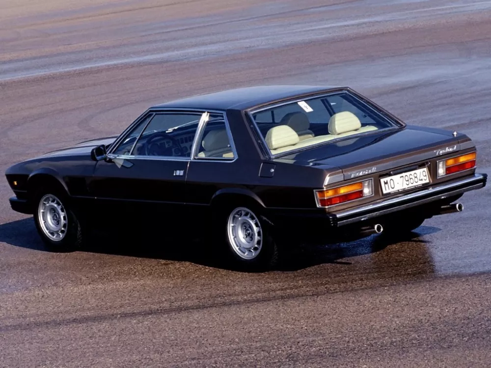 Автомобиль Maserati Kyalami Купе